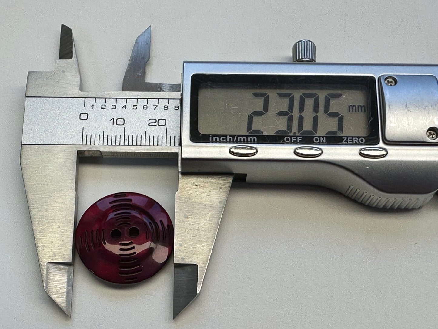 Burgundy Button – 23mm Glossy Cut Design – Sold Individually