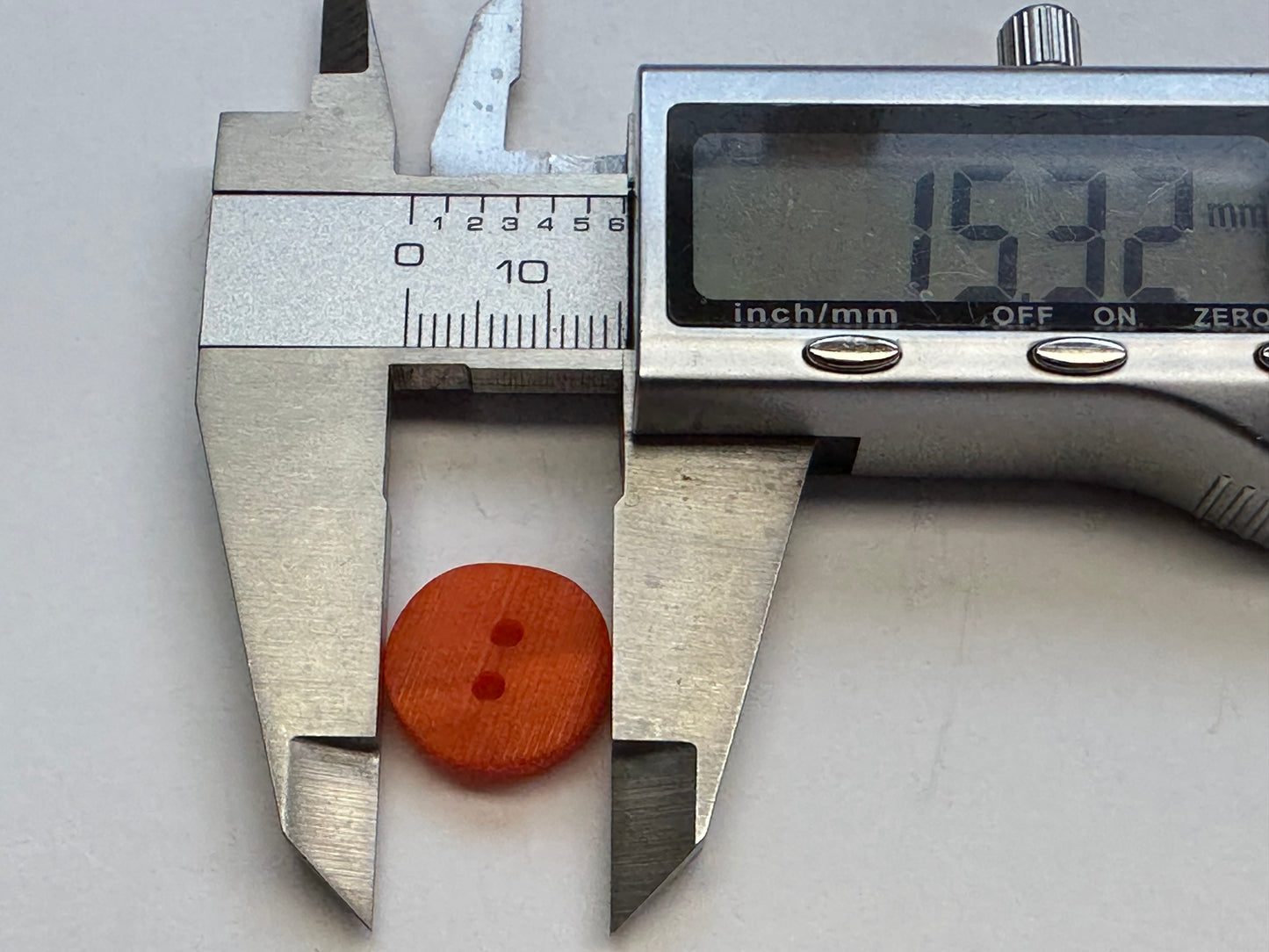 Orange Buttons – 15mm Ombre Textured Sew-Through – Set of 10