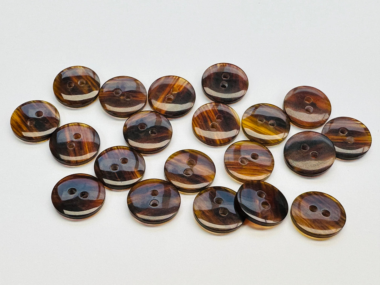 Faux Tortoiseshell Buttons – 14mm Sew-Through – Set of 20