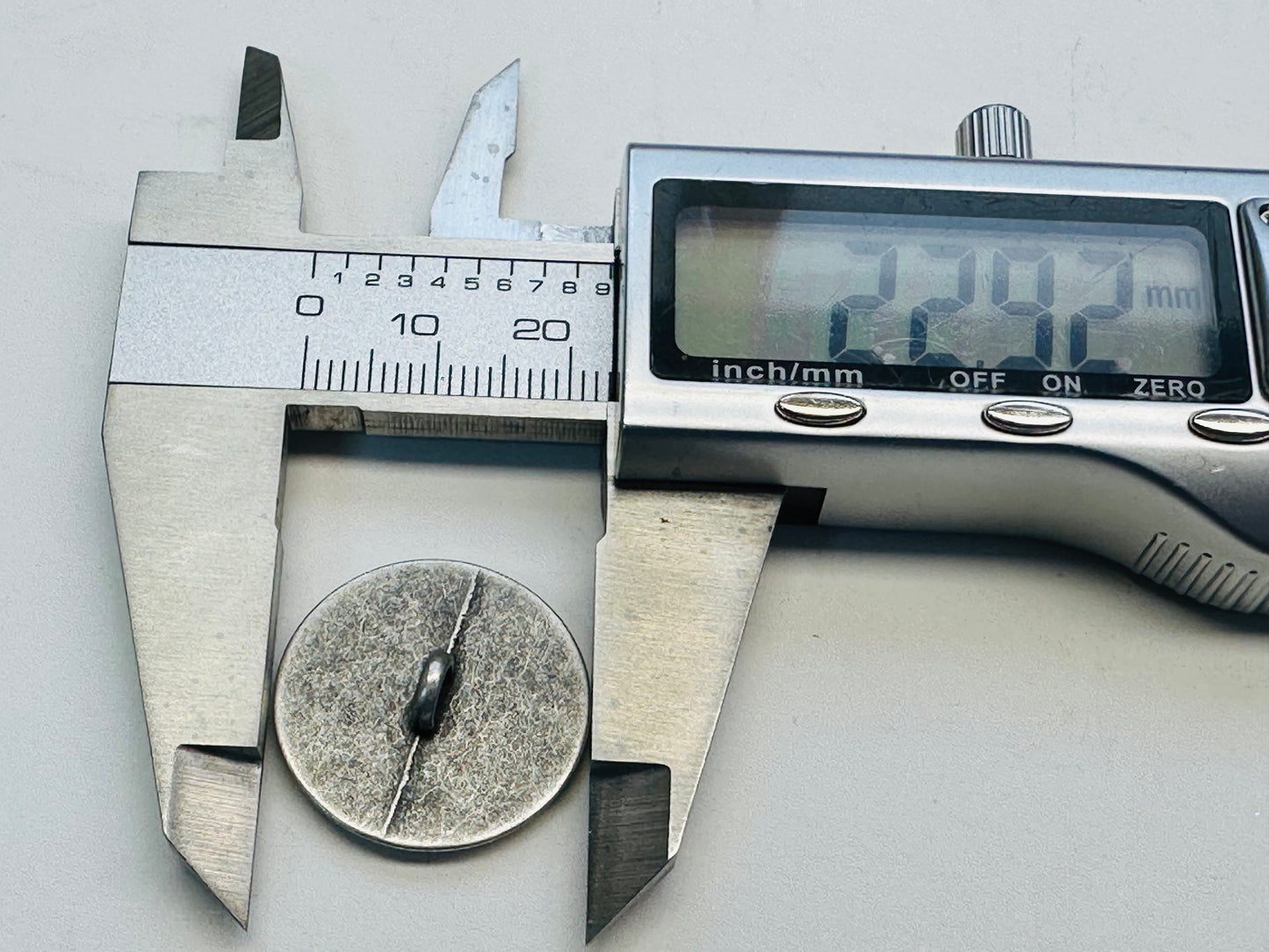 Celtic Knot Metal Button – 23mm (36L / approx. 7⁄8 inch) – Oxidised Silver-Tone – Shank Back