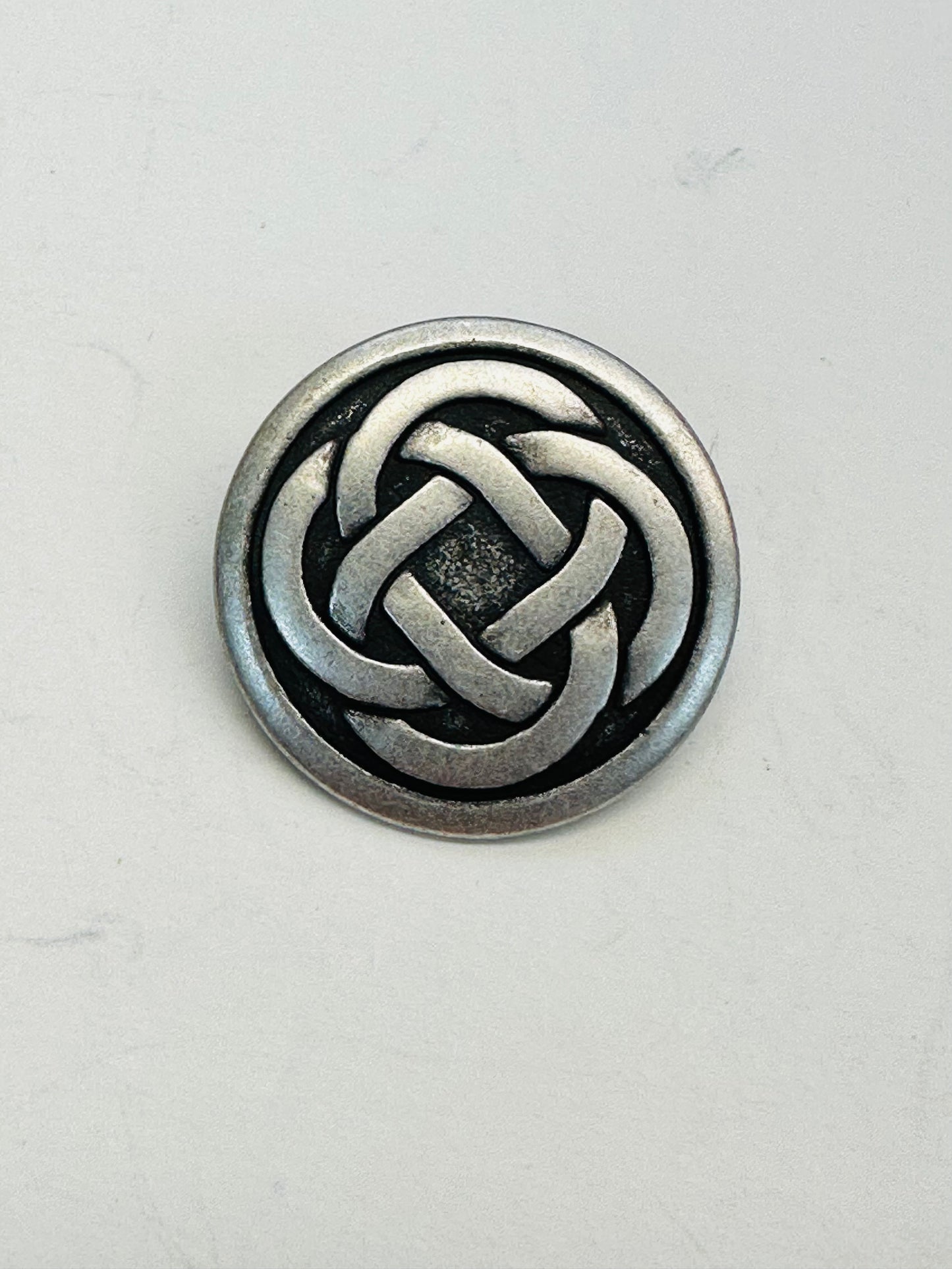 Celtic Knot Metal Button – 23mm (36L / approx. 7⁄8 inch) – Oxidised Silver-Tone – Shank Back