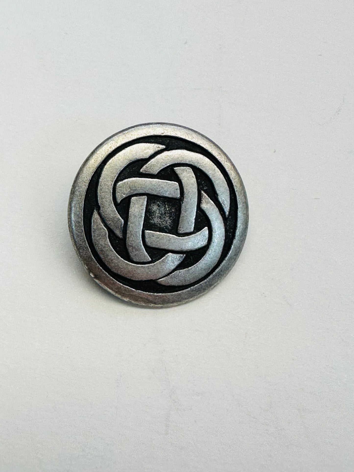 Celtic Knot Metal Button – 23mm (36L / approx. 7⁄8 inch) – Oxidised Silver-Tone – Shank Back