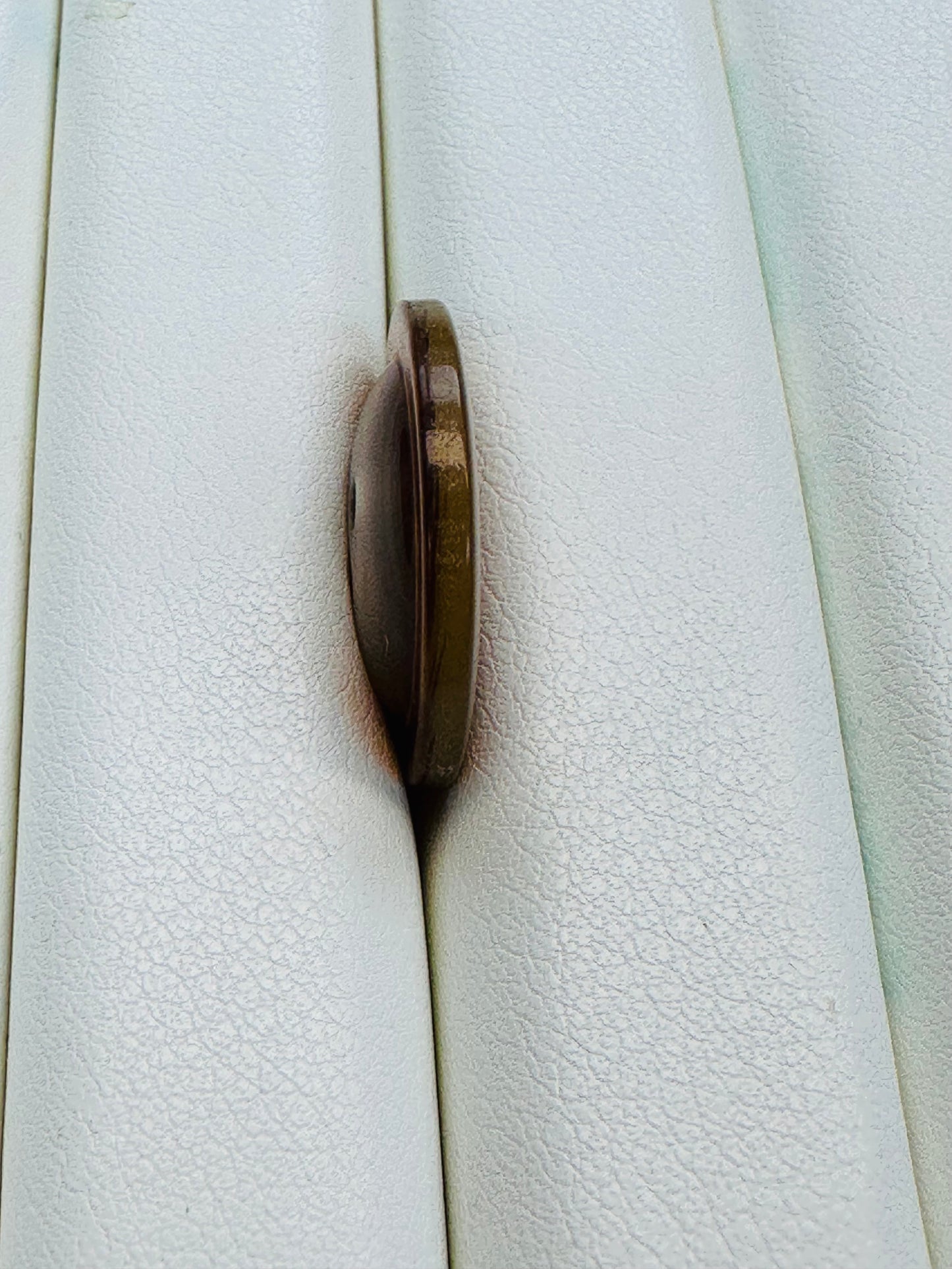 Brown Buttons with Tortoiseshell-Style Border & Pearlised Centre – 23mm – Set of 6