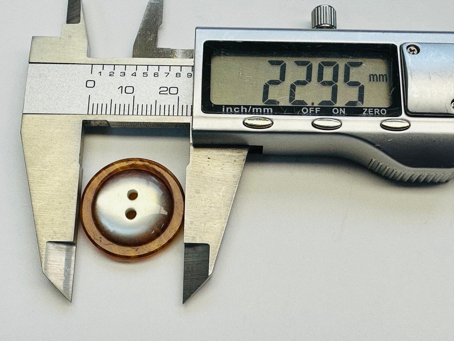 Brown Buttons with Tortoiseshell-Style Border & Pearlised Centre – 23mm – Set of 6