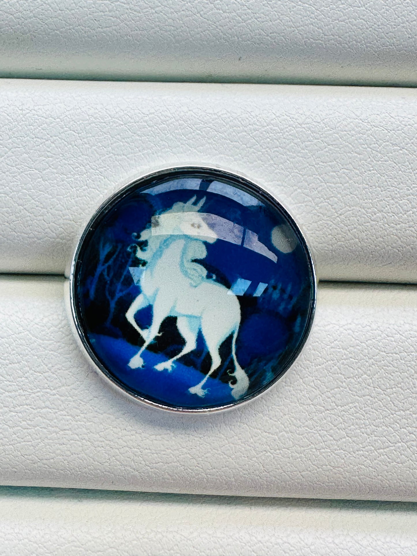 Moonlit Unicorn Glass Button – 22mm – Domed Glass & Silver-Tone Metal – Sold Individually