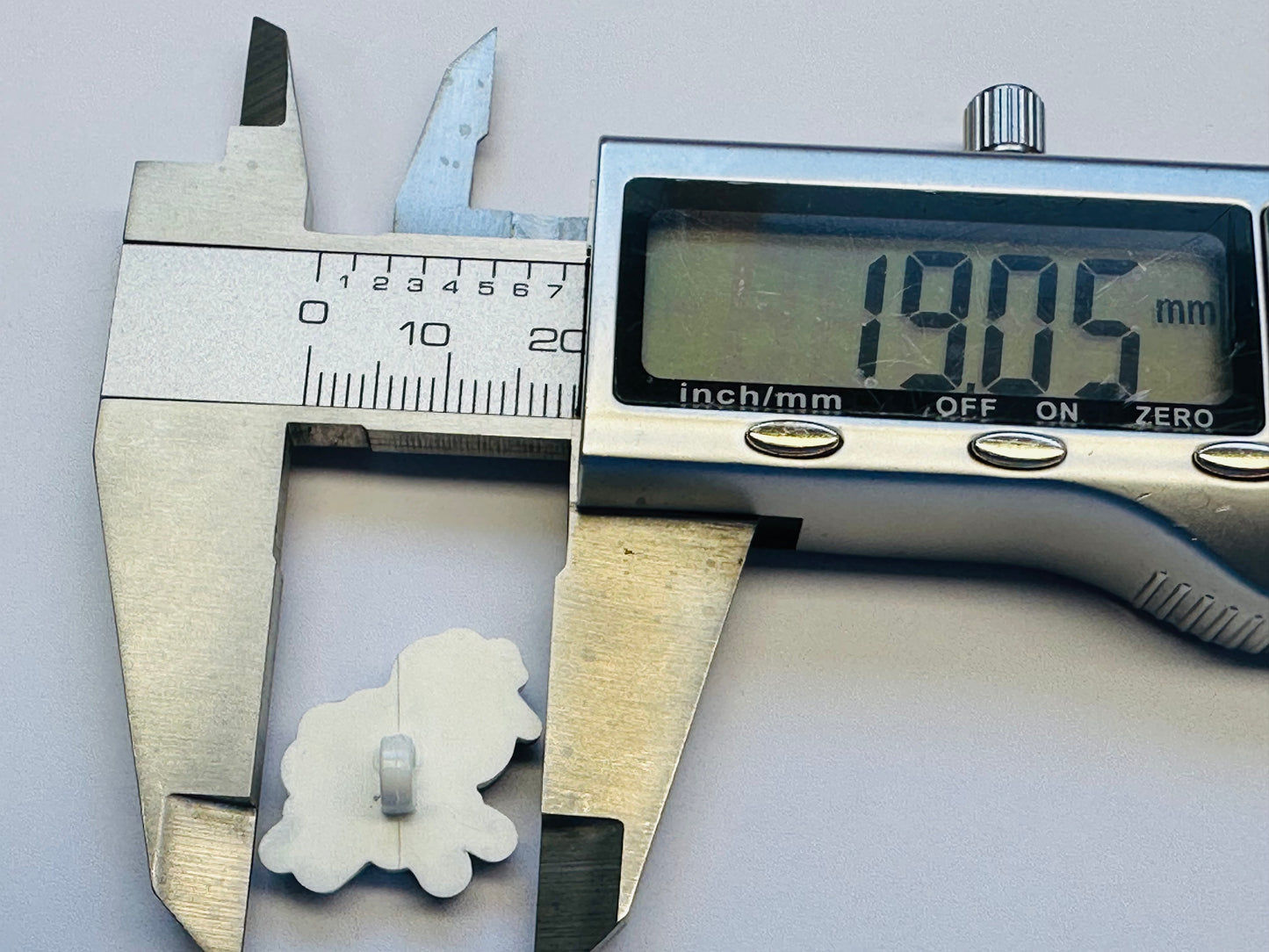 Sheep Button – 19mm Black & White Novelty Design – Shank Back – Sold Individually