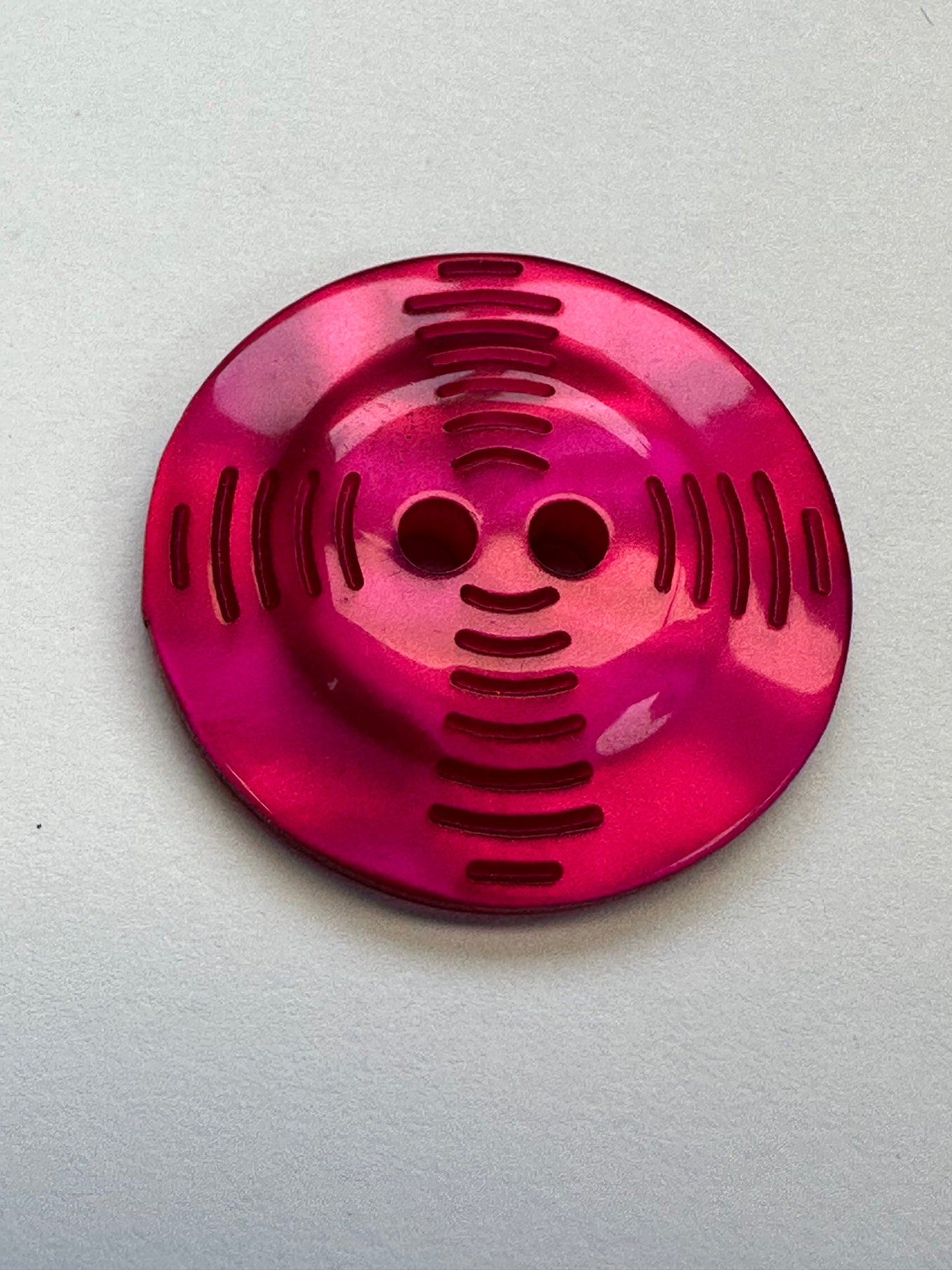 Fuchsia Pink Pearlised Button – 23mm (36L, 7/8 inch) – Sold Individually – Hand Dyed in Cornwall